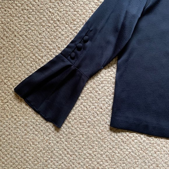 VINCE CAMUTO - Flutter Cuff Blouse - NEW, No Tags - Picture 4 of 11